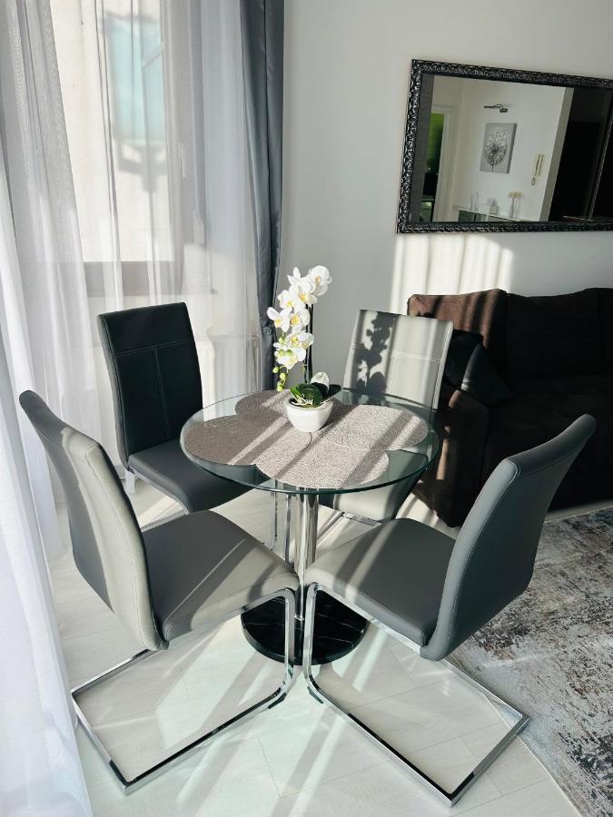 Marina Bay Apartman 布达佩斯 外观 照片